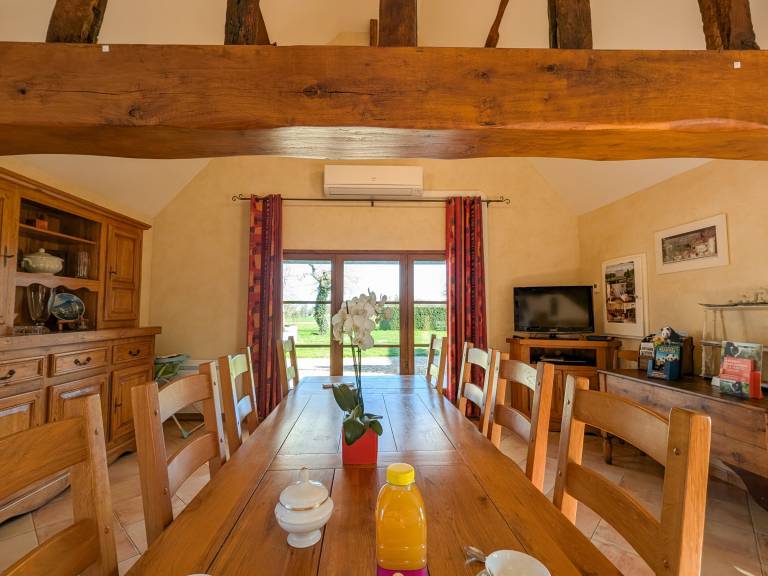 Spacious Cottage near Valençay Castle & Beauval Zoo with Outdoor Activities & Large Garden — photo 2