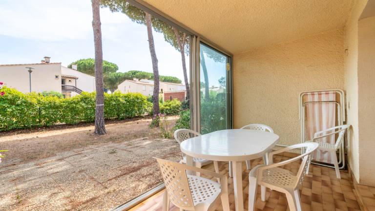 Apartment with pool, terrace & garden — photo 3