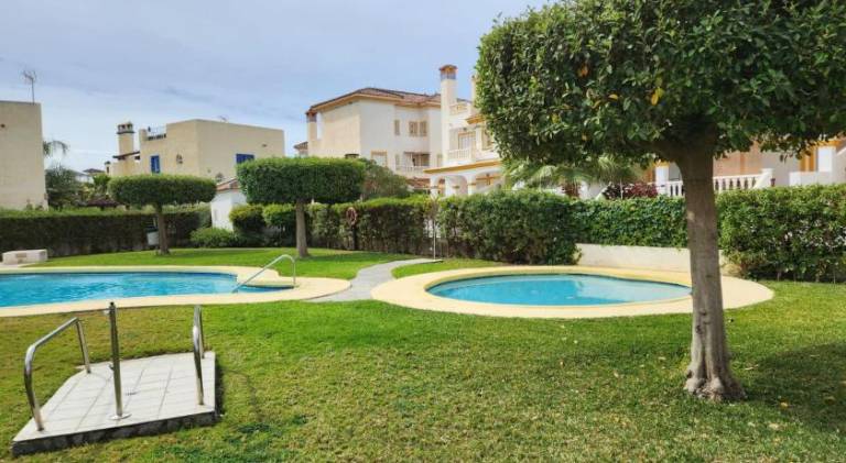 House with garden, patio & pool — photo 2
