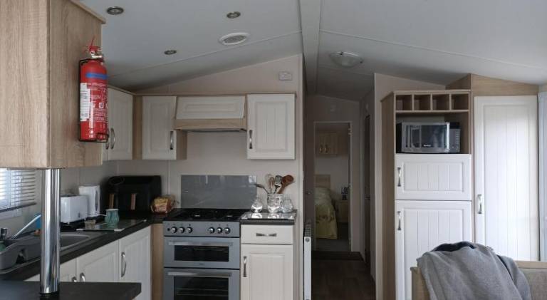 Home from home Kingfisher caravan park — photo 3