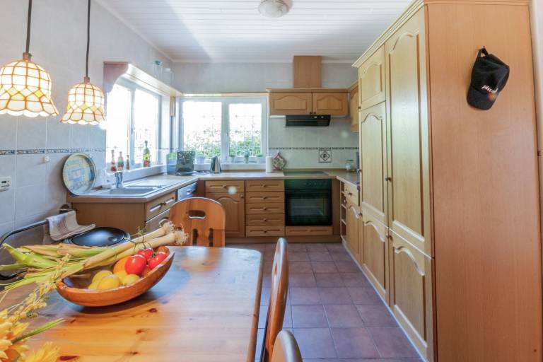 Fully equipped vacation home with jacuzzi, private pool & yard | Pet-friendly — photo 4