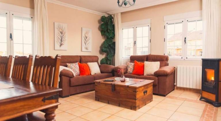 Vacation home with pool | Pets are welcome — photo 3