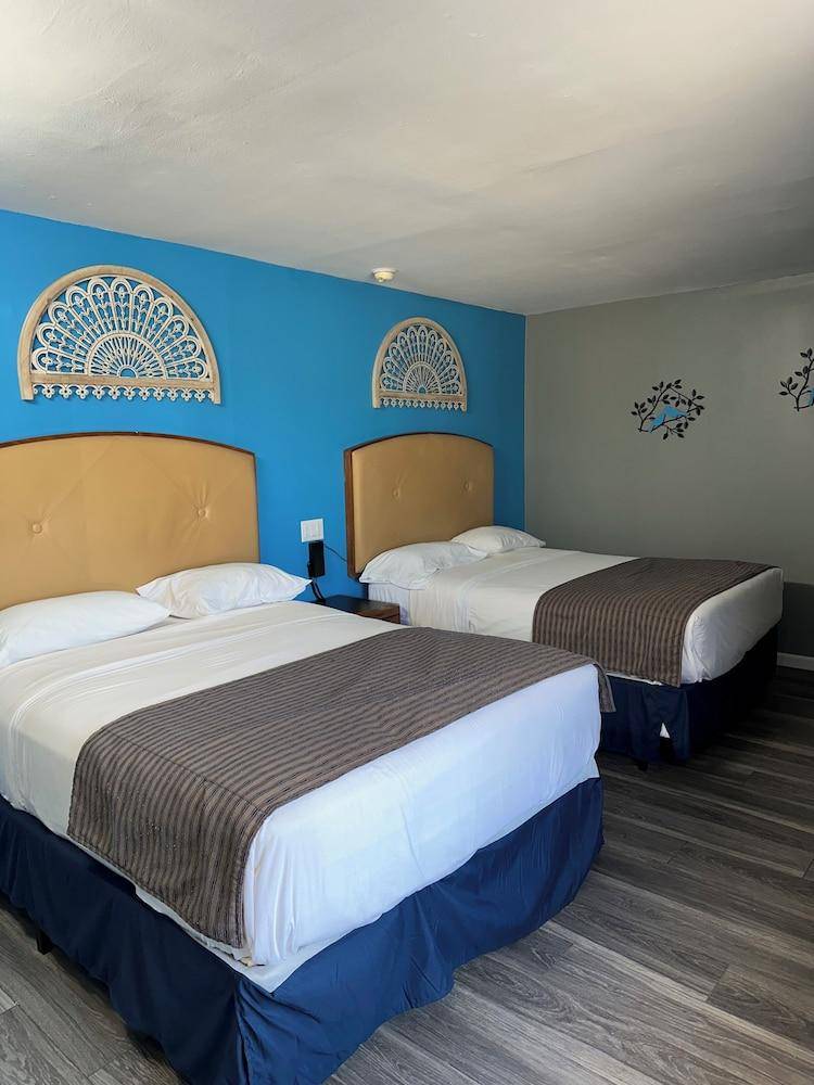 Travel Inn & Suites in Emporia, KS