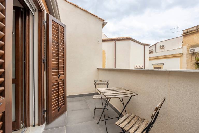 Casa Vicolo San Giovanni Apartment with Private Terrace, Wi-Fi & Air Conditioning — photo 2