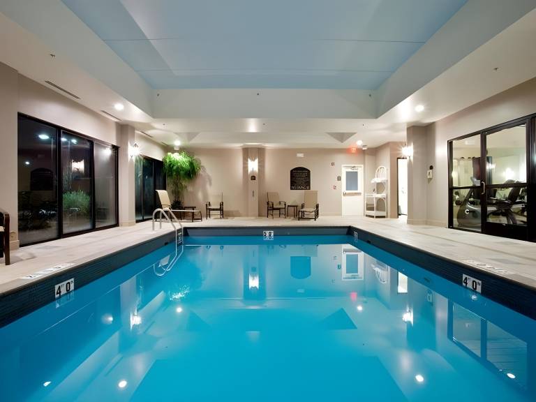 Holiday Inn Express & Suites Newport News By IHG in Newport News, VA