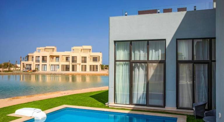 Villa with pool — photo 3