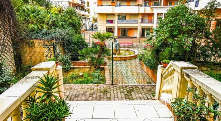 Fully equipped nice rental apartment with patio & garden | Next to the beach | Dogs allowed — photo 2