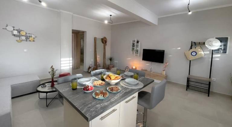 Holiday apartment with patio, garden & barbeque — photo 3