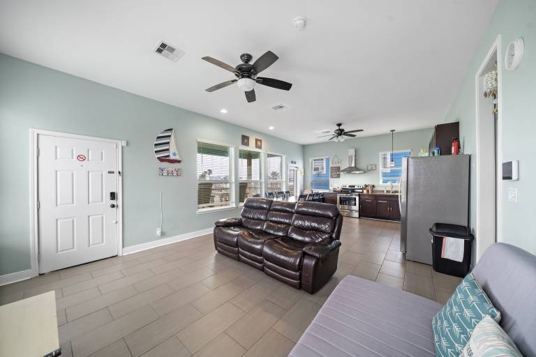 Sunny Beach House — photo 4