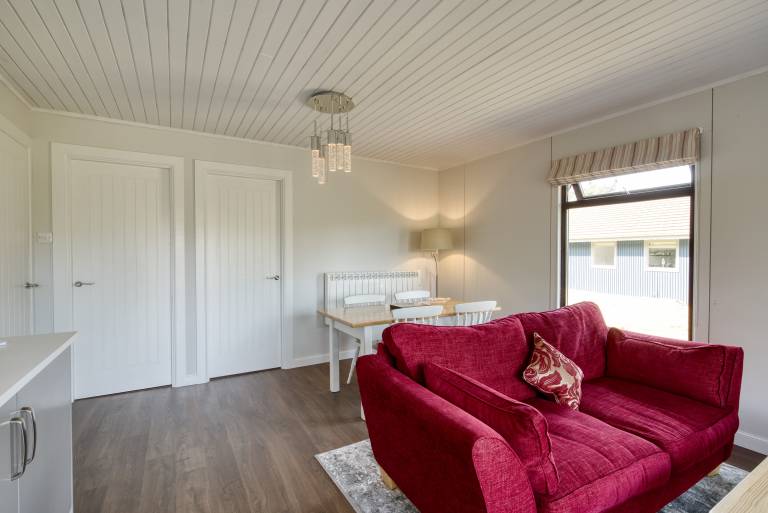 2 bedroom lodge with stunning loch, mountain views — photo 5