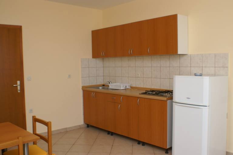 One bedroom apartment near beach Kustići, Pag (A-4087-g) — photo 4