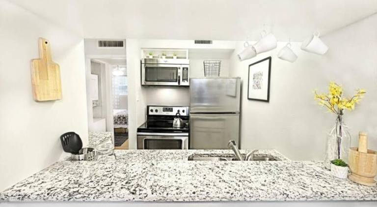 Rental apartment with pool — photo 4