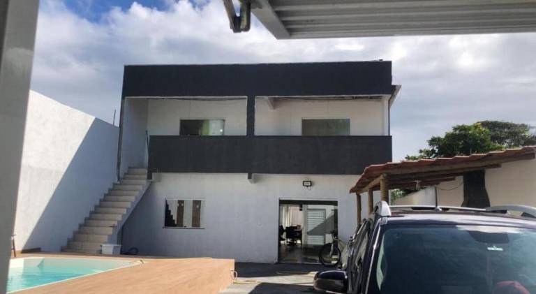 House with pool — photo 5