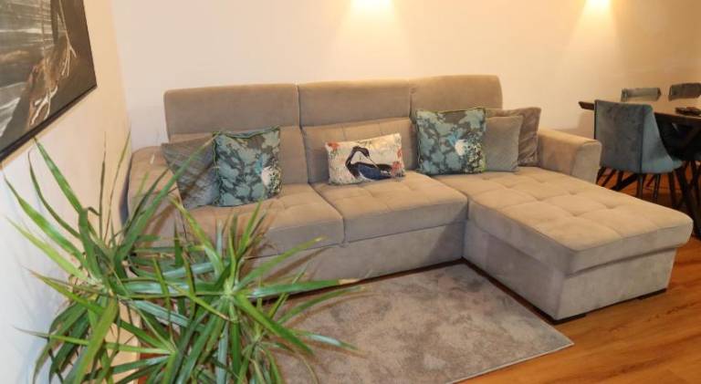Fully equipped lovely rental apartment with patio | Suitable for remote work | Pet-friendly in Lisbon