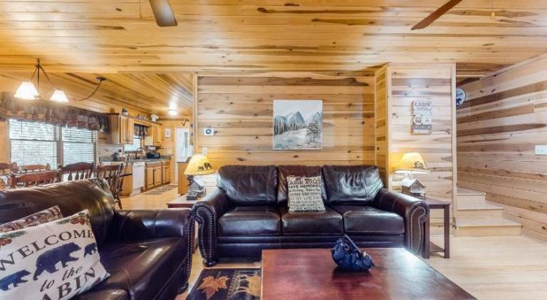 Spacious vacation home with jacuzzi | Dogs allowed — photo 3