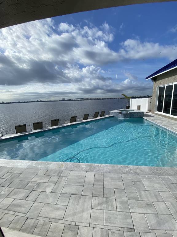 House  Caloosahatchee