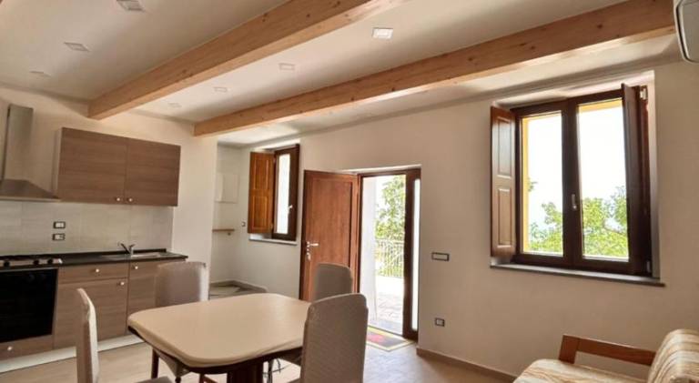 Lodge with patio & garden — photo 2