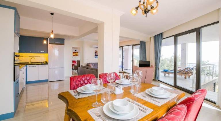 Fully equipped pleasant villa with private pool, patio & garden | Pets are welcome — photo 3