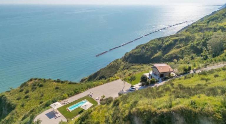 Villa with pool in Pesaro
