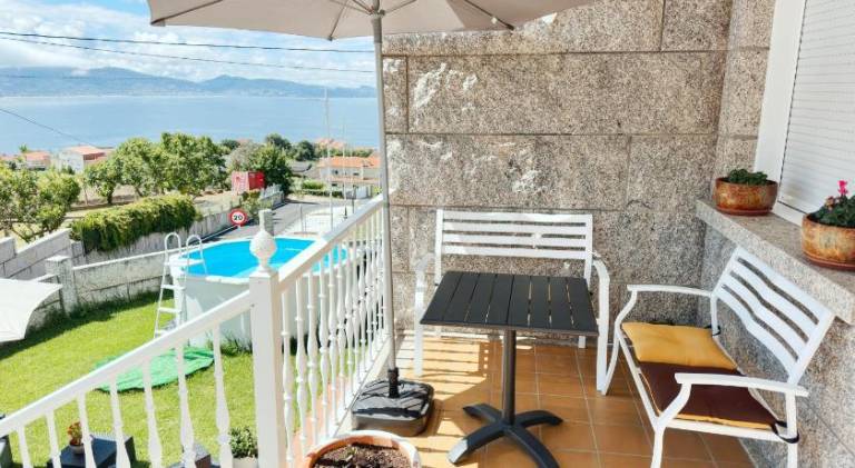Apartment with pool — photo 3