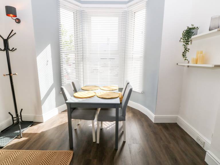 Family-friendly lovely cottage | Beach view | Next to the beach | Pets are welcome — photo 4