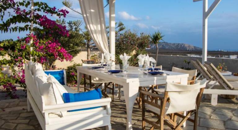 Fully equipped nice vacation home with jacuzzi, terrace & yard | Perfect for remote work | Pet-friendly — photo 2