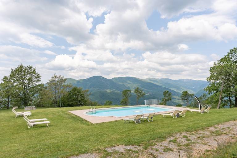 Apartments "Serrino Family" with Mountain View, Shared Pool and Wi-Fi — photo 3