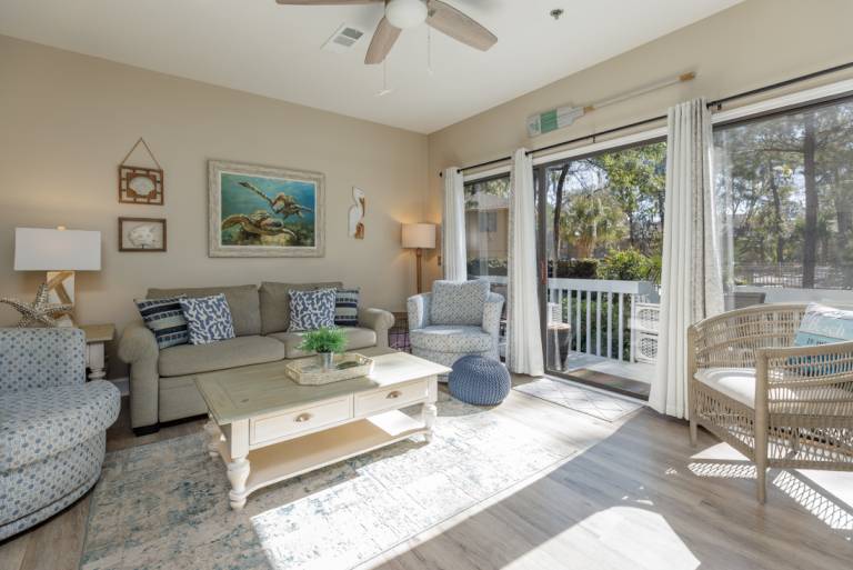 82 Ocean Breeze: 2 Bed/2.5 Bath Pet Friendly Villa, Free Bikes, Tennis, Pool in Hilton Head Island, SC
