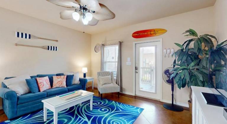Vacation home with pool | Pet-friendly in Corpus Christi, TX