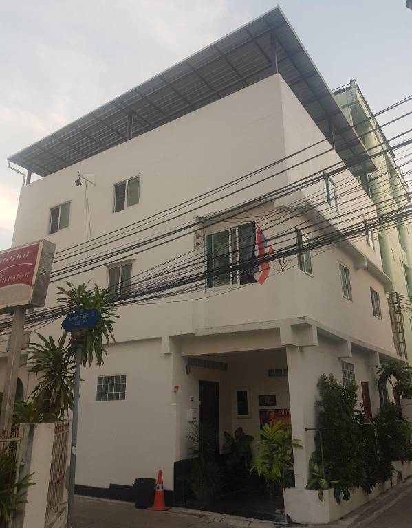 Rental apartment with yard — photo 4