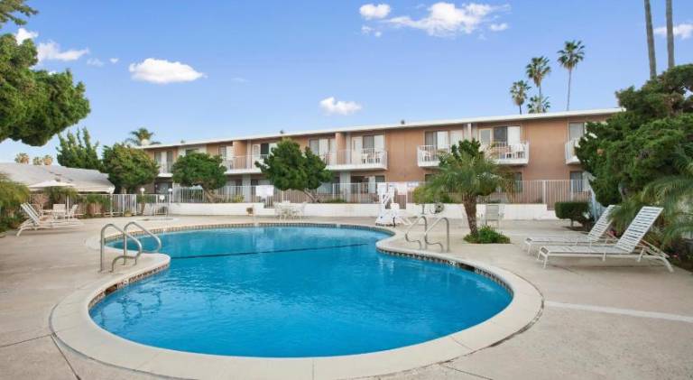 Ramada by Wyndham Torrance — photo 5