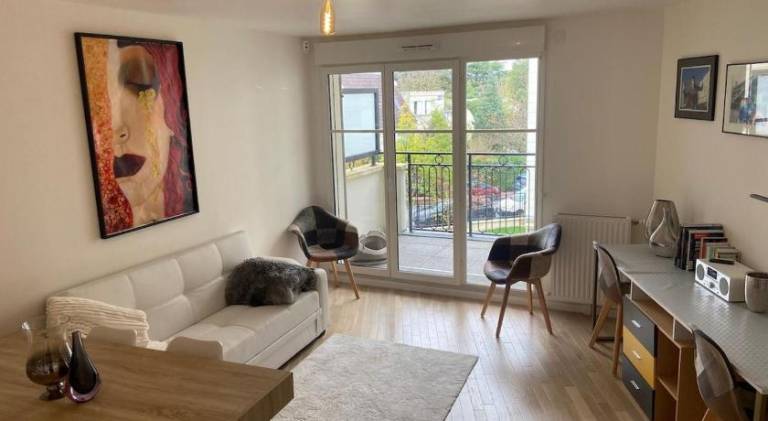 Apartment with 1 room for 2 persons in Clamart