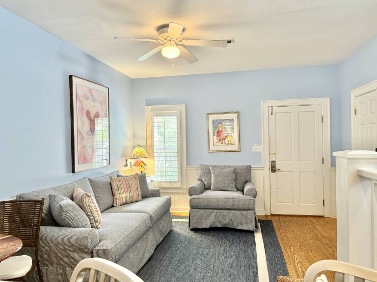 Vacation home with heated pool | City view — photo 2