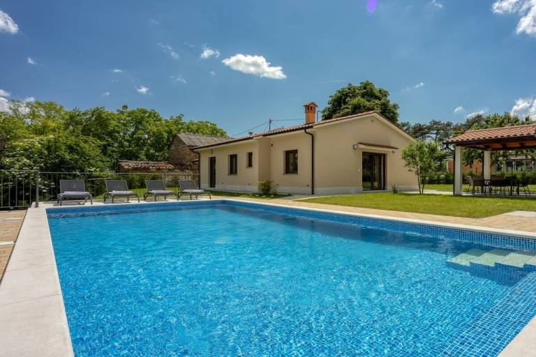 Ferienhaus in Lupoglav, Kras für max. 6 Personen, Ferienhaus in Lupoglav, Kras für max. 6 Personen,