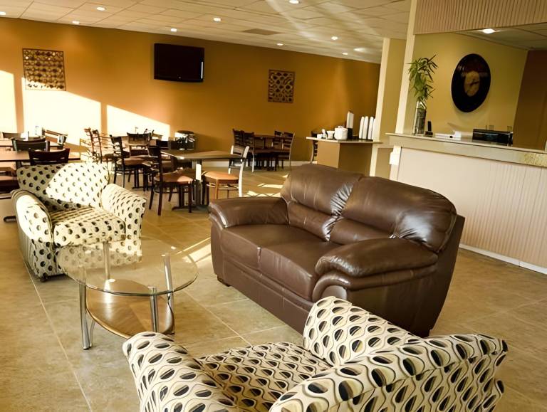 Express Inn & Suites — photo 5