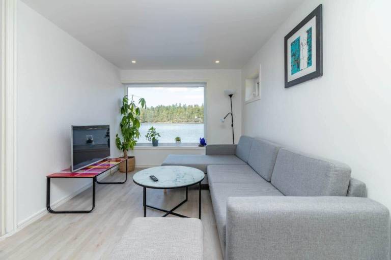 Vacation home with sauna & BBQ | Pet-friendly — photo 4