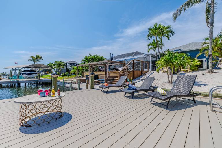 Sleeps 6 - 3BR - 2BA - pool - Sun deck - Coastal in Cape Coral, FL