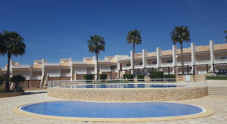 Fully equipped rental apartment with hot tub, terrace & yard | Perfect for remote work | Pets are welcome in Albufeira