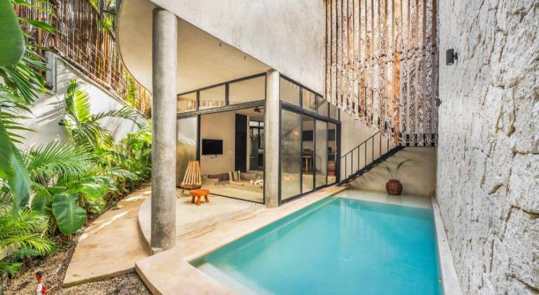 Villa with pool in Tulum