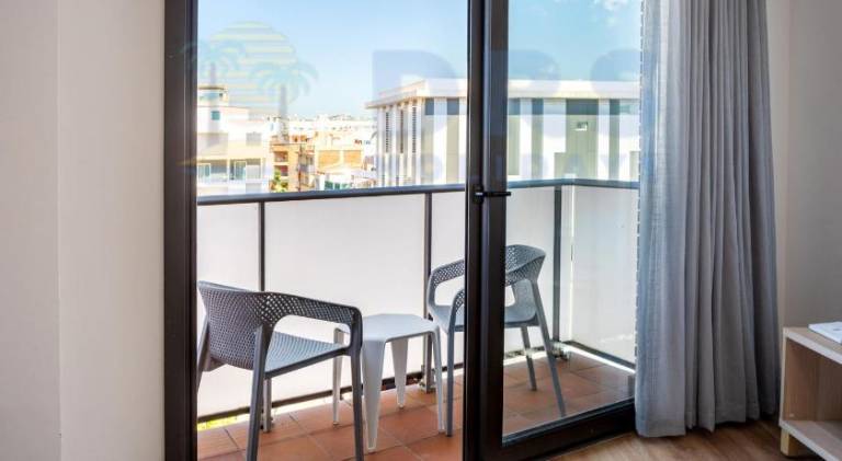 Apartment with terrace — photo 4