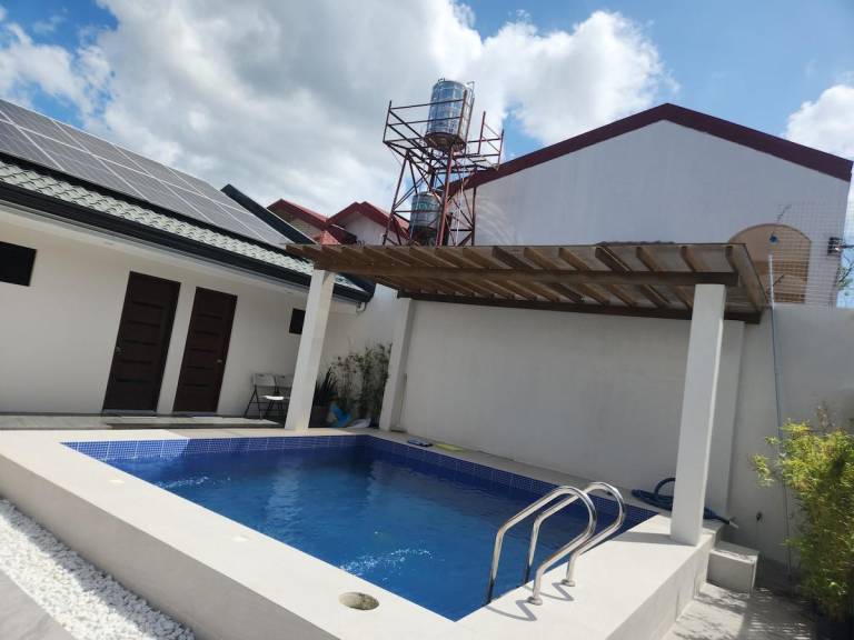 House with pool | Perfect for remote work | Pets are welcome in Iloilo