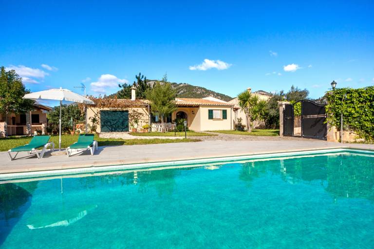 Fully equipped charming finca with private pool, garden & barbecue | Mountain view | Pets allowed in Selva