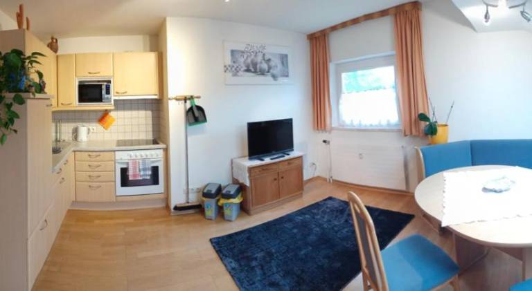 Holiday apartment with 2 rooms for 4 persons — photo 2