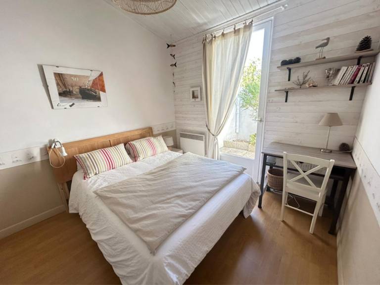 Charming house 7 sleeps 300m from beach, parking and pets allowed — photo 5