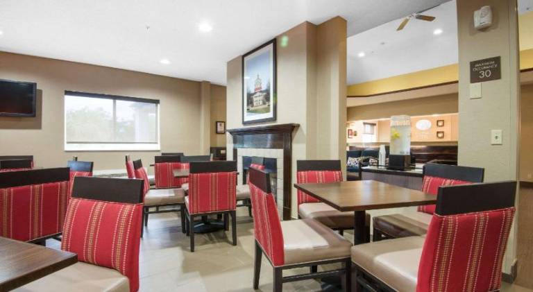 Comfort Suites Rochester Henrietta University Area — photo 4