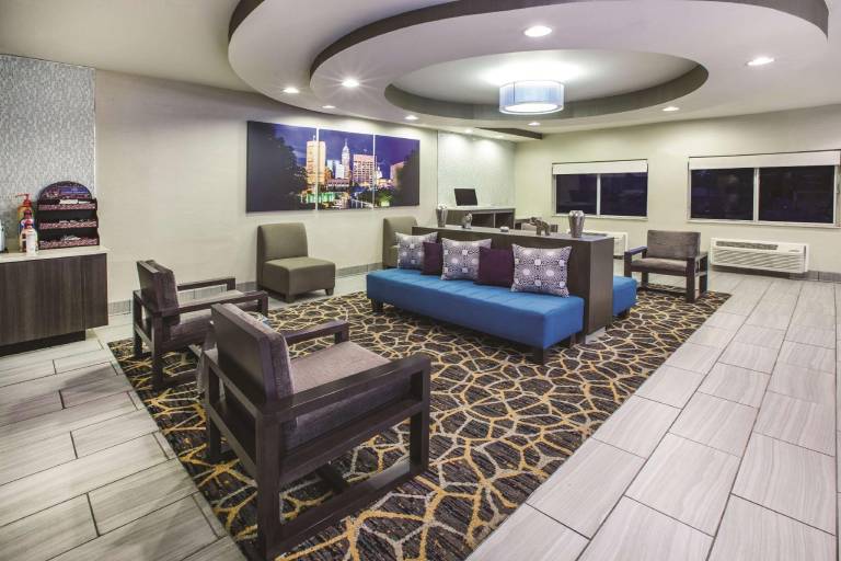 La Quinta Inn by Wyndham Indianapolis North at Pyramids — photo 5