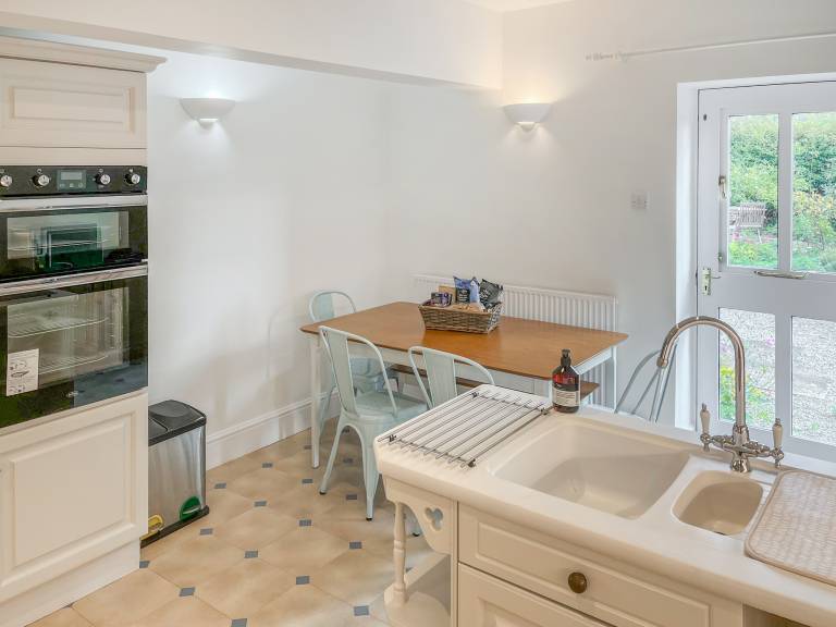 Children-friendly lovely cottage with BBQ & garden | Pets allowed — photo 5