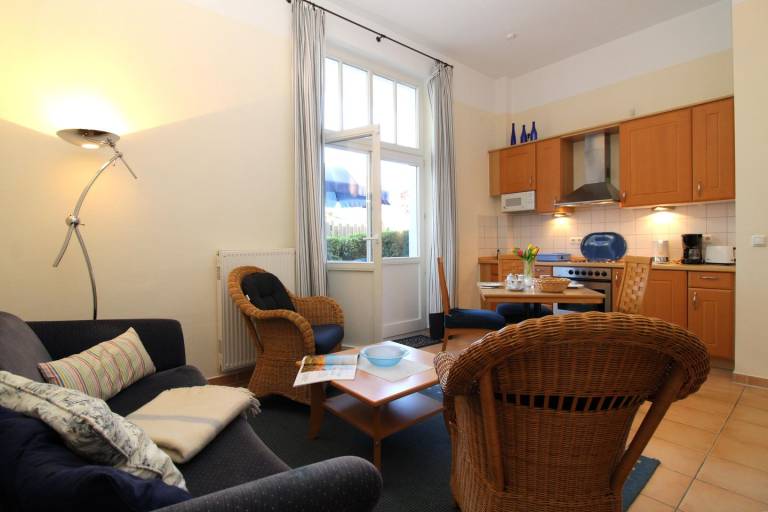 Haus am Park WE 1: strandnahe 2-Zimmer-Fewo mit Terrasse — photo 2