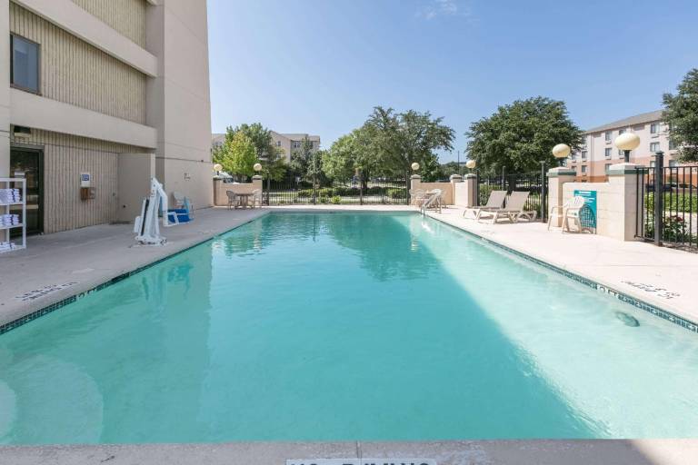 Baymont by Wyndham Arlington At Six Flags Dr — photo 4