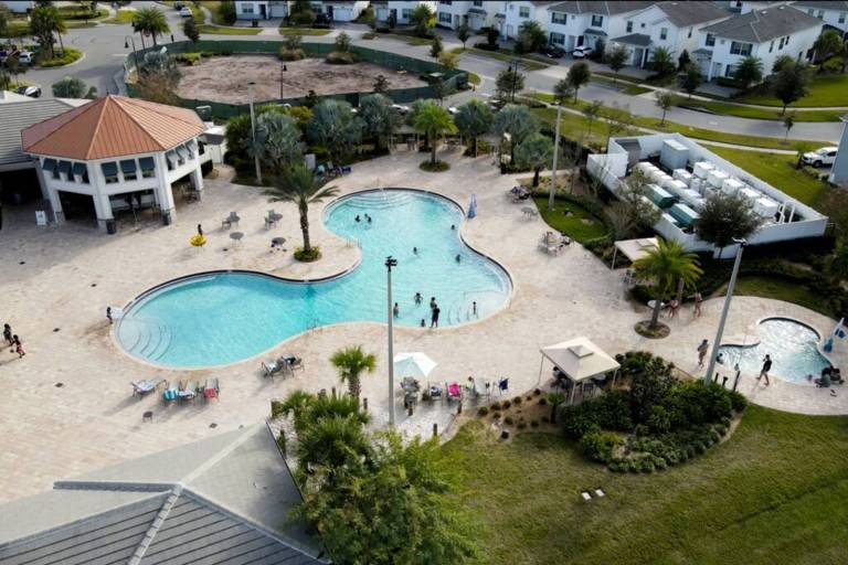 LUXURY AND FUN NEAR DISNEY PARKS 9BR — photo 3